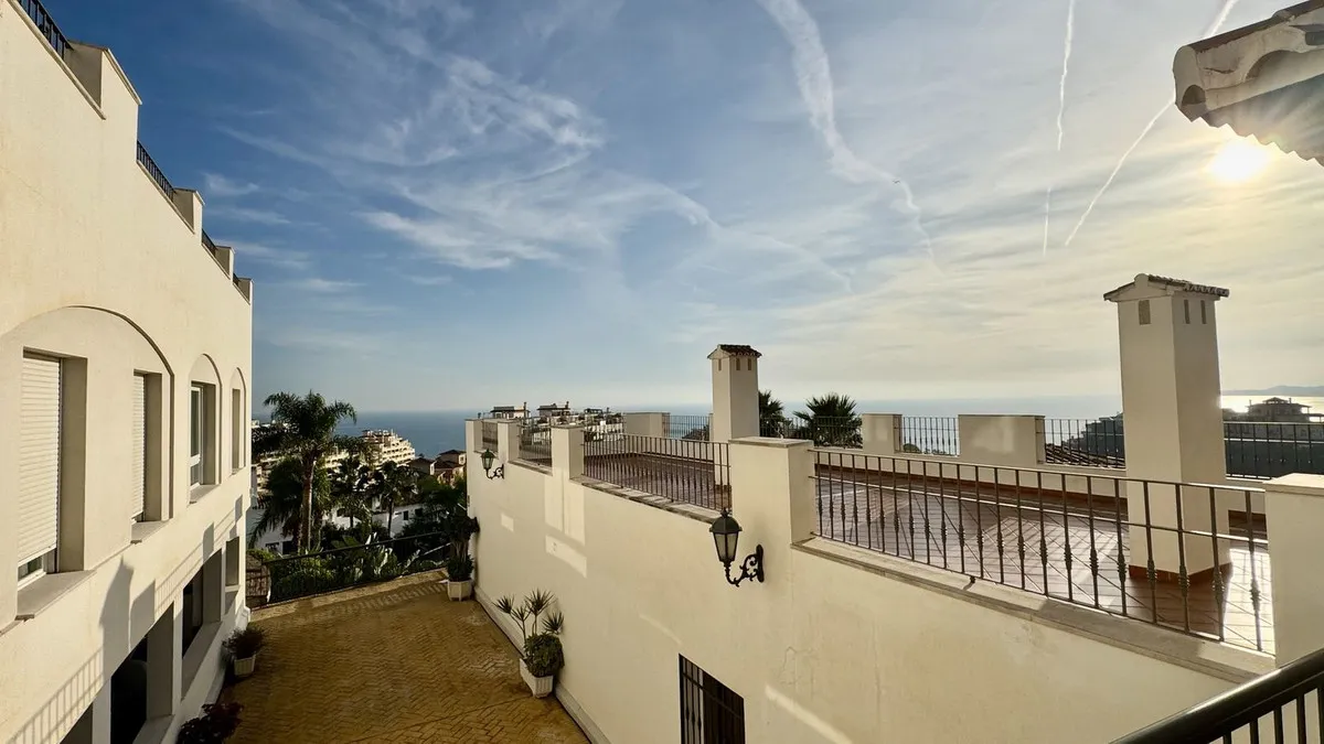 5bf2bb26-f94d-478e-a539-d8089493682b