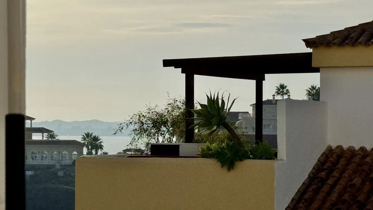 e38903e3-6c82-4f13-a1b5-2ab771f66eb3