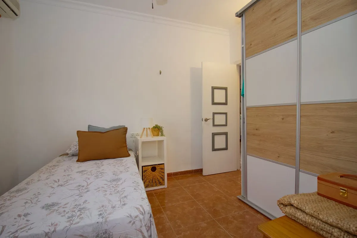 a1875269-e352-47f3-9d7a-c67fa1760d29