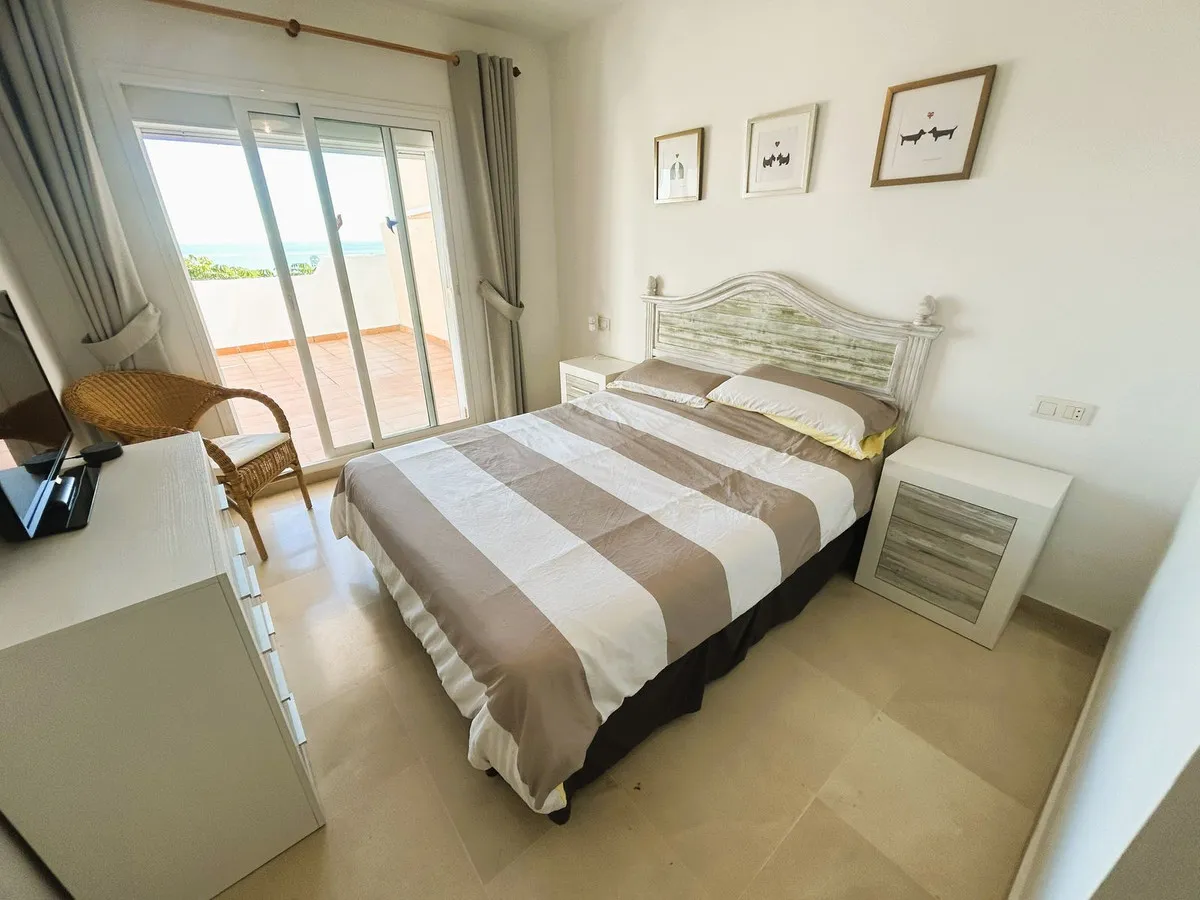 0aed10ad-b331-44e2-87d4-185a7273f218