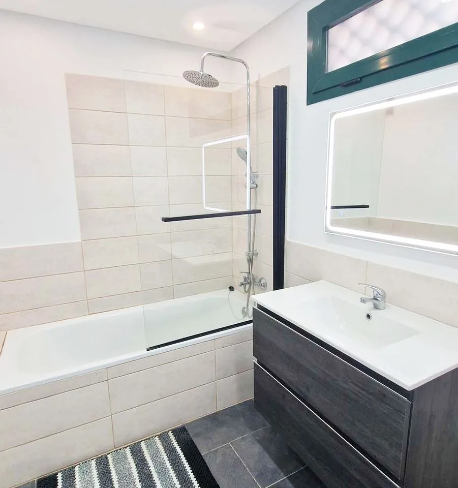 1ed4f712-17ff-455b-8ea5-65a0a97f636a