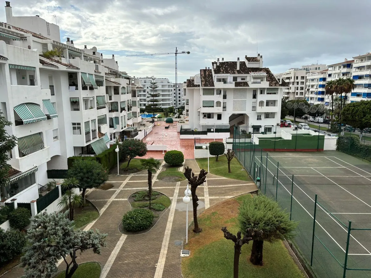 b2539d54-e542-48dc-ba9d-80ec371ab06b