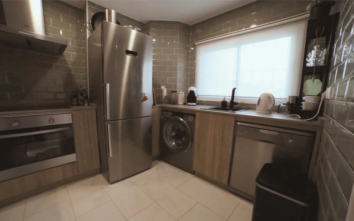 e94a2be5-0682-4b4b-bb0e-efb8072ad244