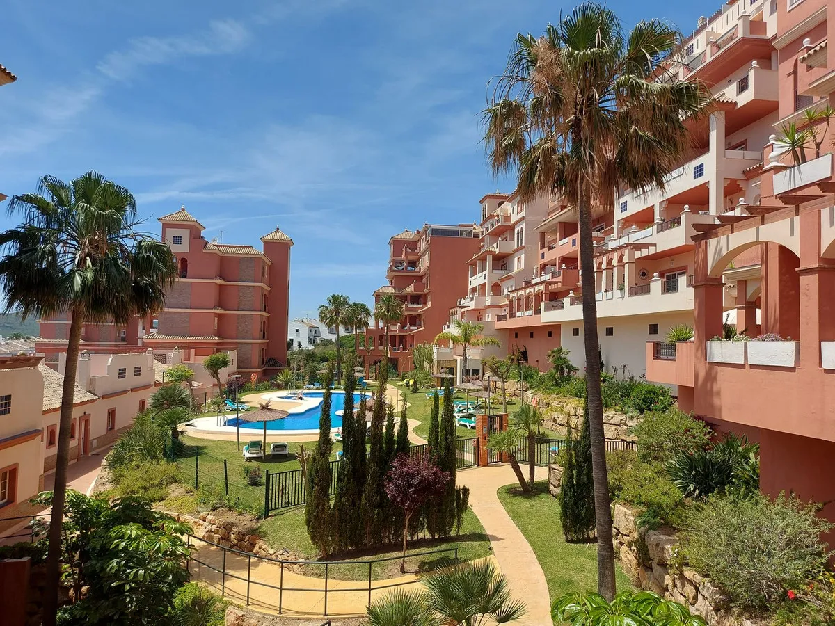 Sunny Ground Floor Retreat in La Duquesa
