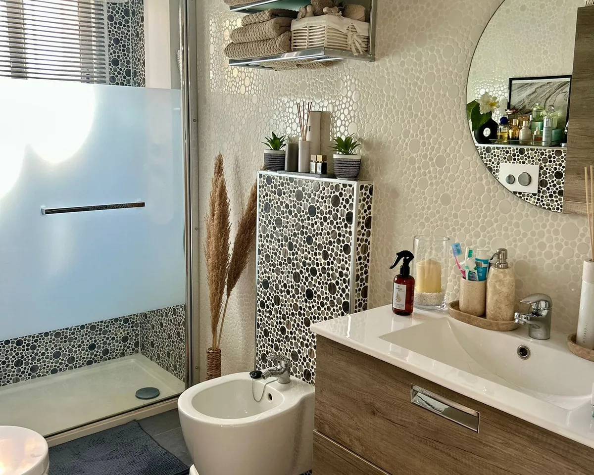 2afffb88-62c3-419d-8f6b-04015d1b1309