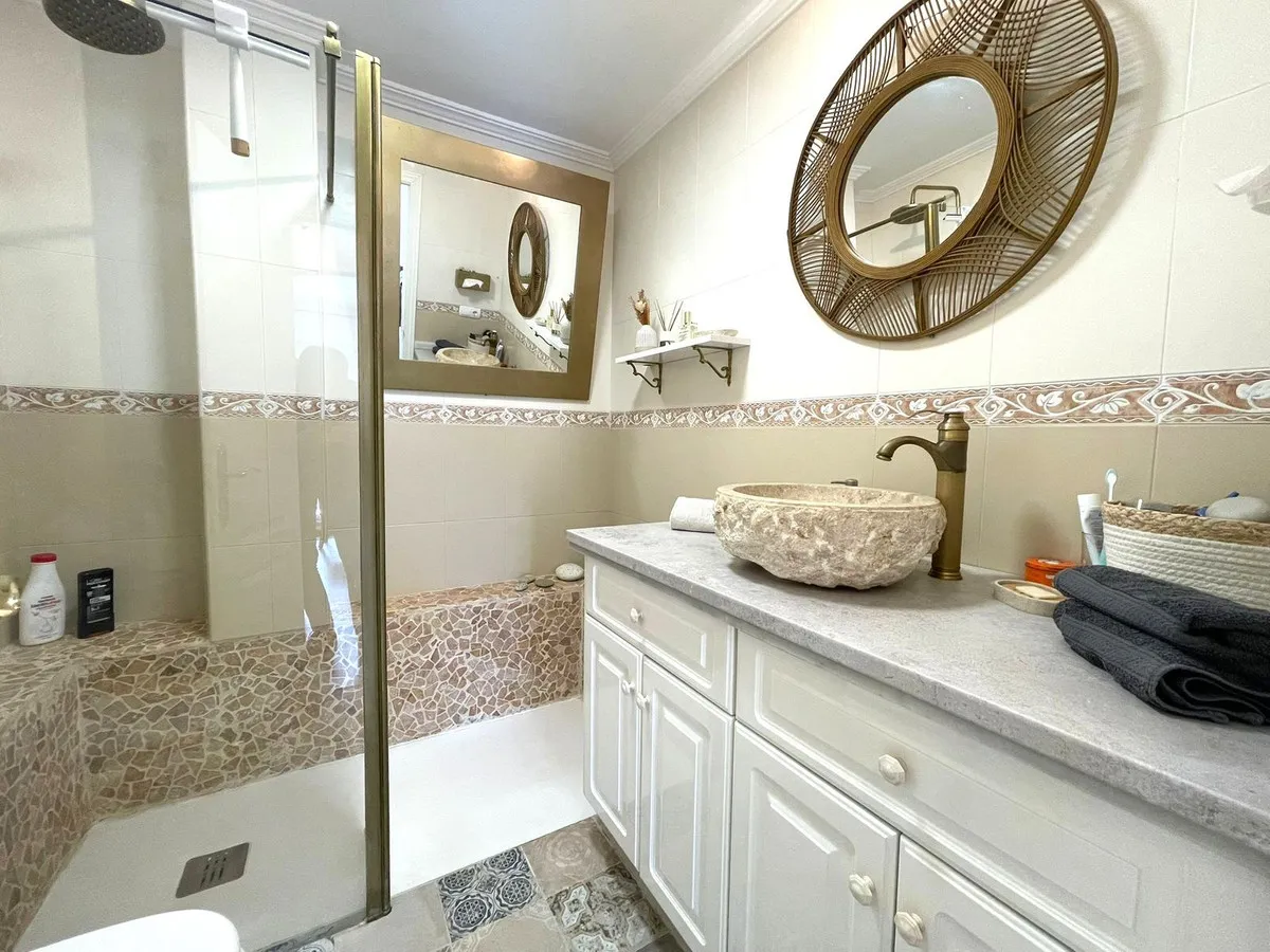 c095e056-f2e1-451b-8674-8df97b549239