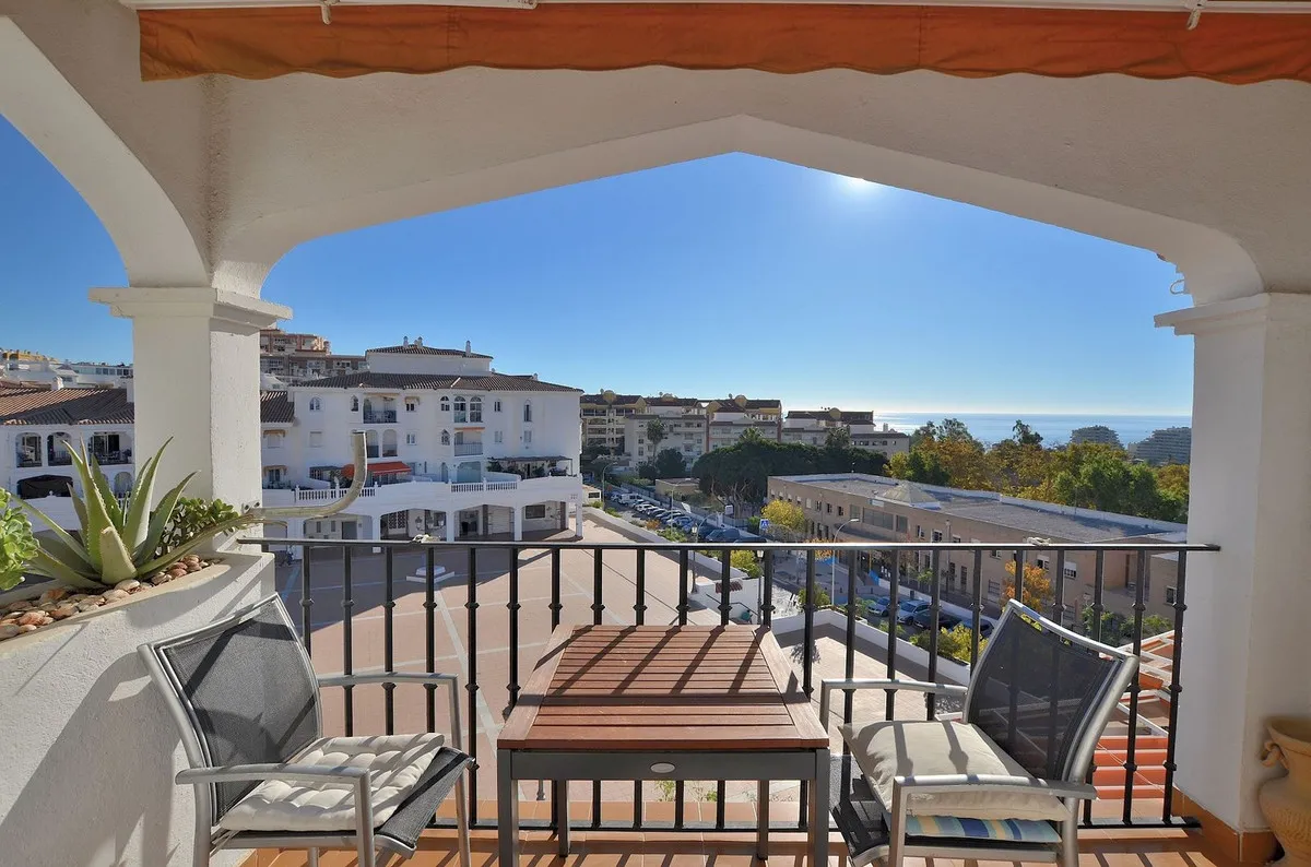 Top Floor Arroyo de la Miel Apartment with Sea Views