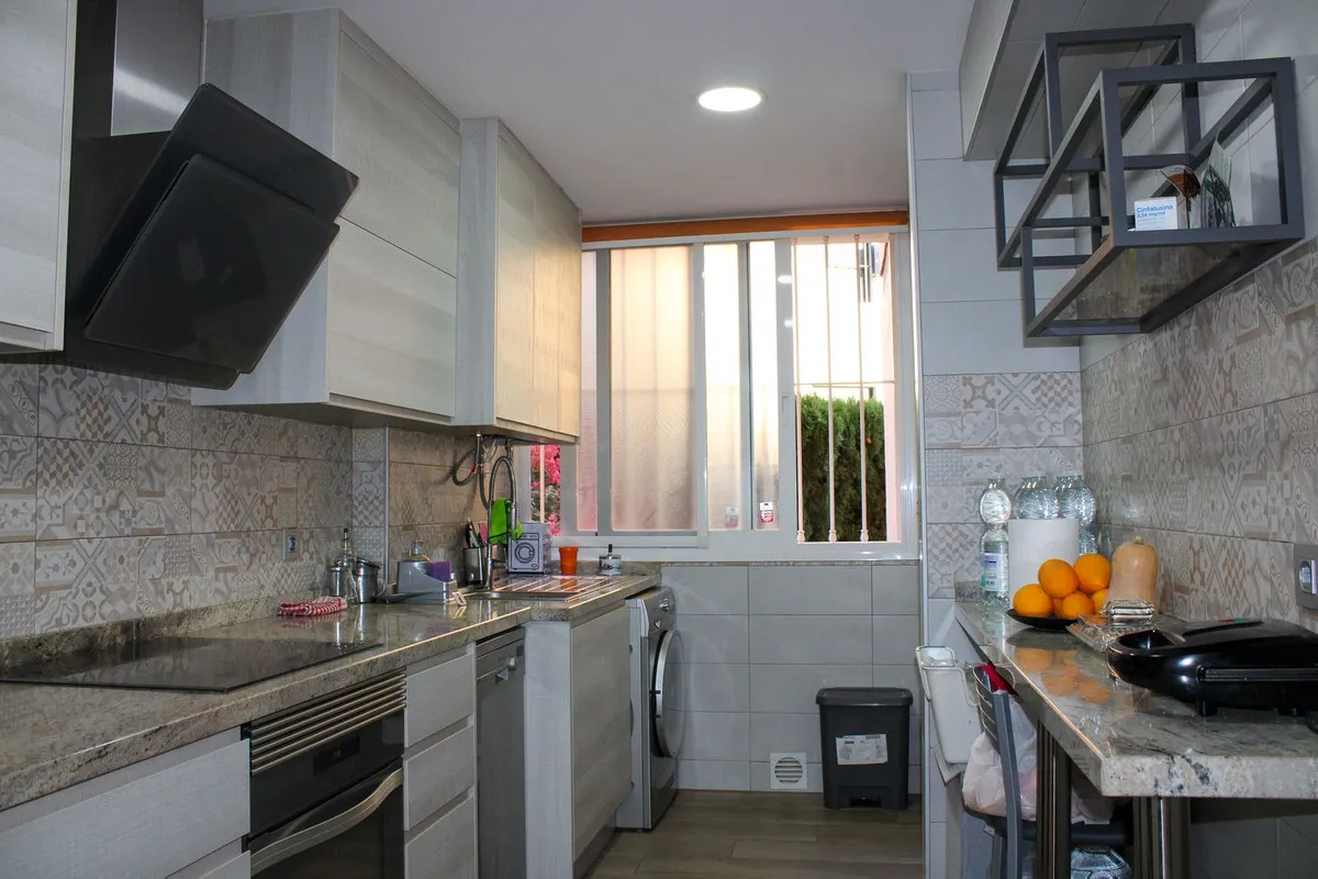 Bright 3-Bedroom Apartment in Ciudad Jardin, Malaga