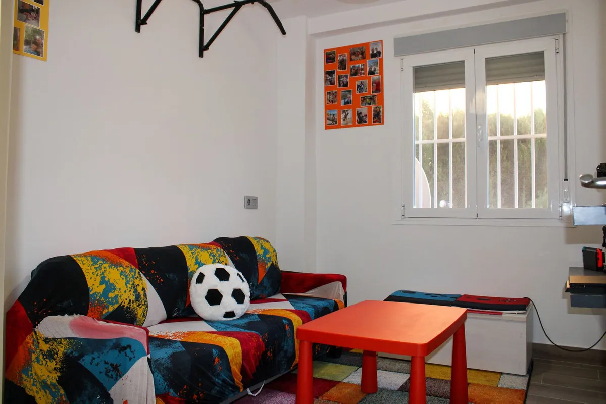 4eee32fb-17c1-48c4-9951-42761229f88c