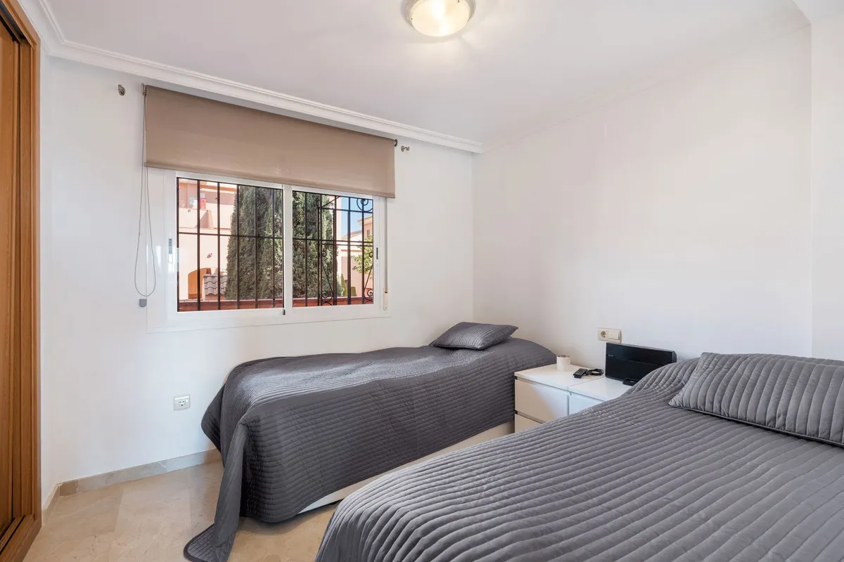 04bff992-7312-4c06-bcd5-3cd36927e890