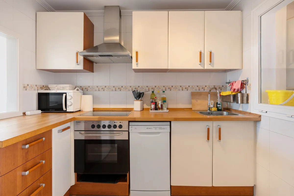 e30f7f4e-bcdb-4e54-98ca-31bb3a76ffbf