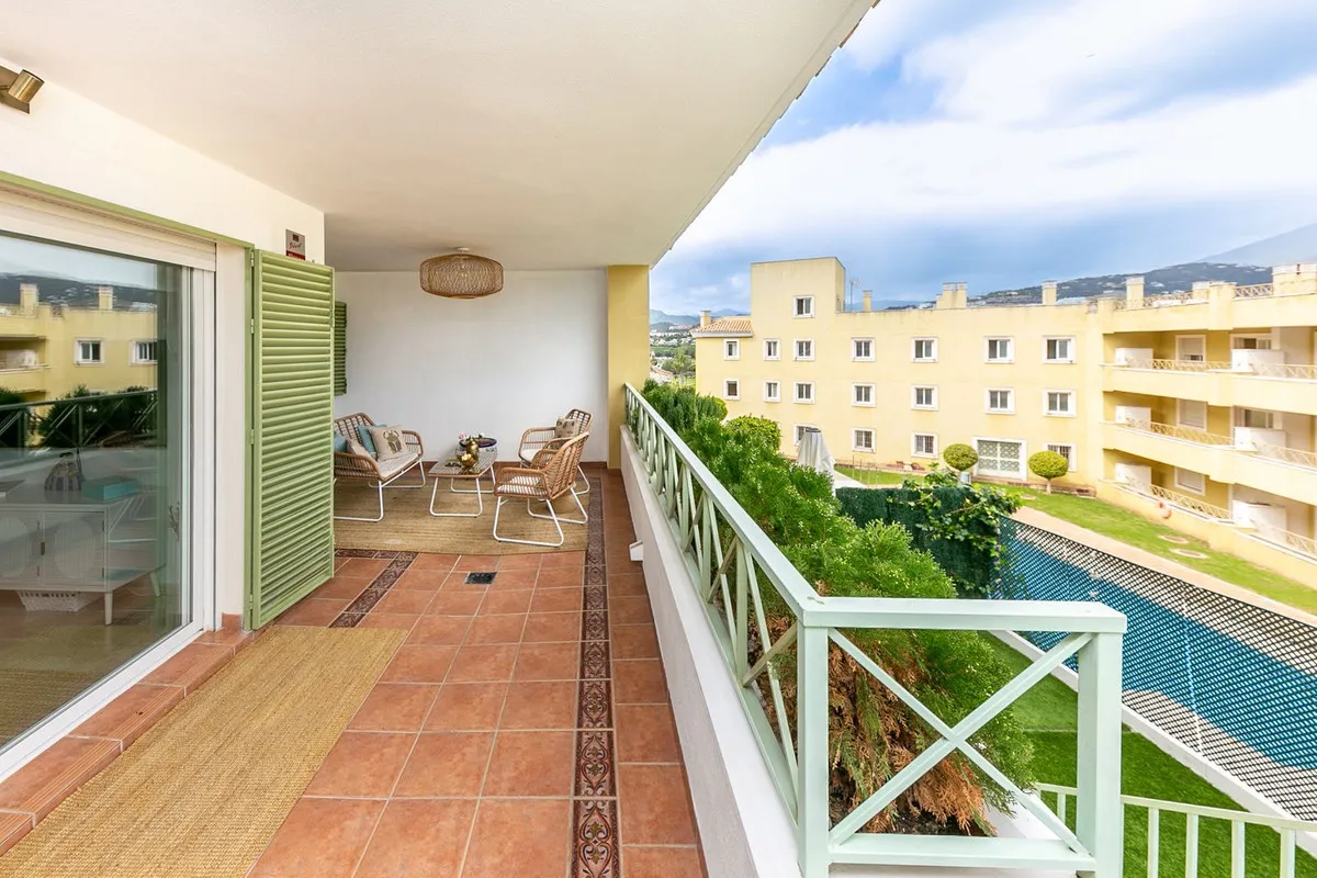 98f9d2eb-796e-4ea0-bdfa-5319961bb376