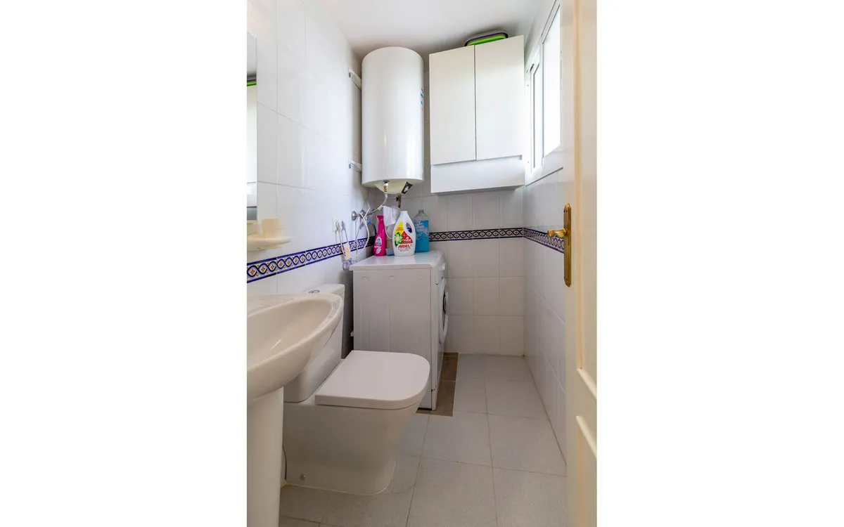 4c746b5c-fbff-43fe-871e-1043357cd8f4