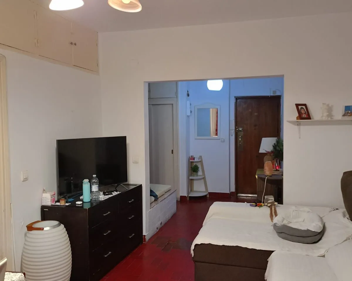 b04772e4-9c92-4873-bb9c-0d072eedf97d