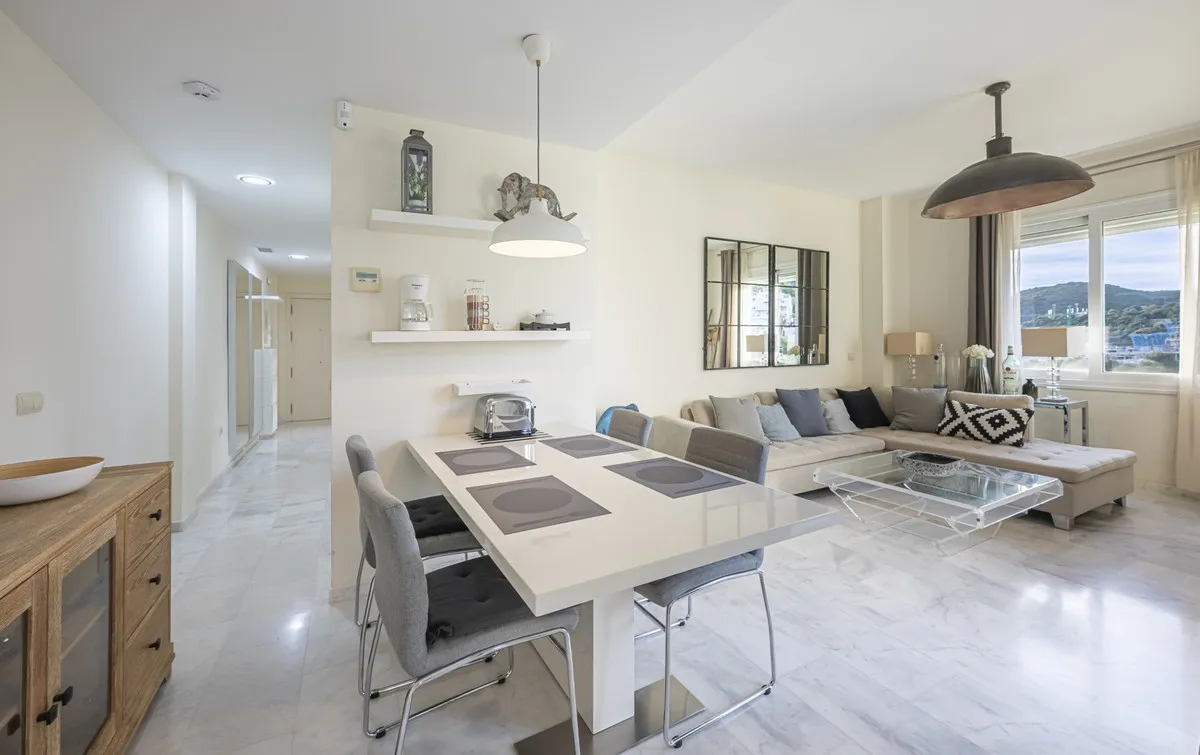 9609b442-fd24-4819-ac8c-710f649336e5