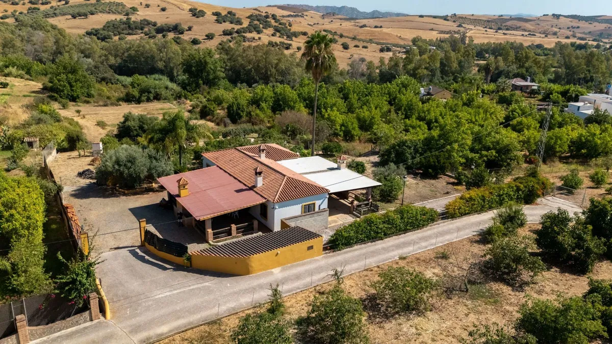 Tranquil Dual Residence Retreat Near Coín