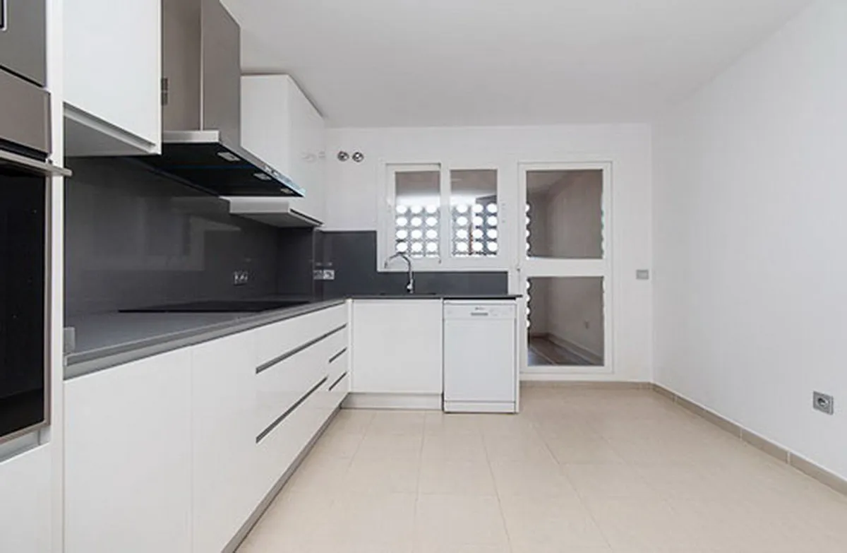 4b5bd303-dac4-46ea-82fe-d38ea1932940