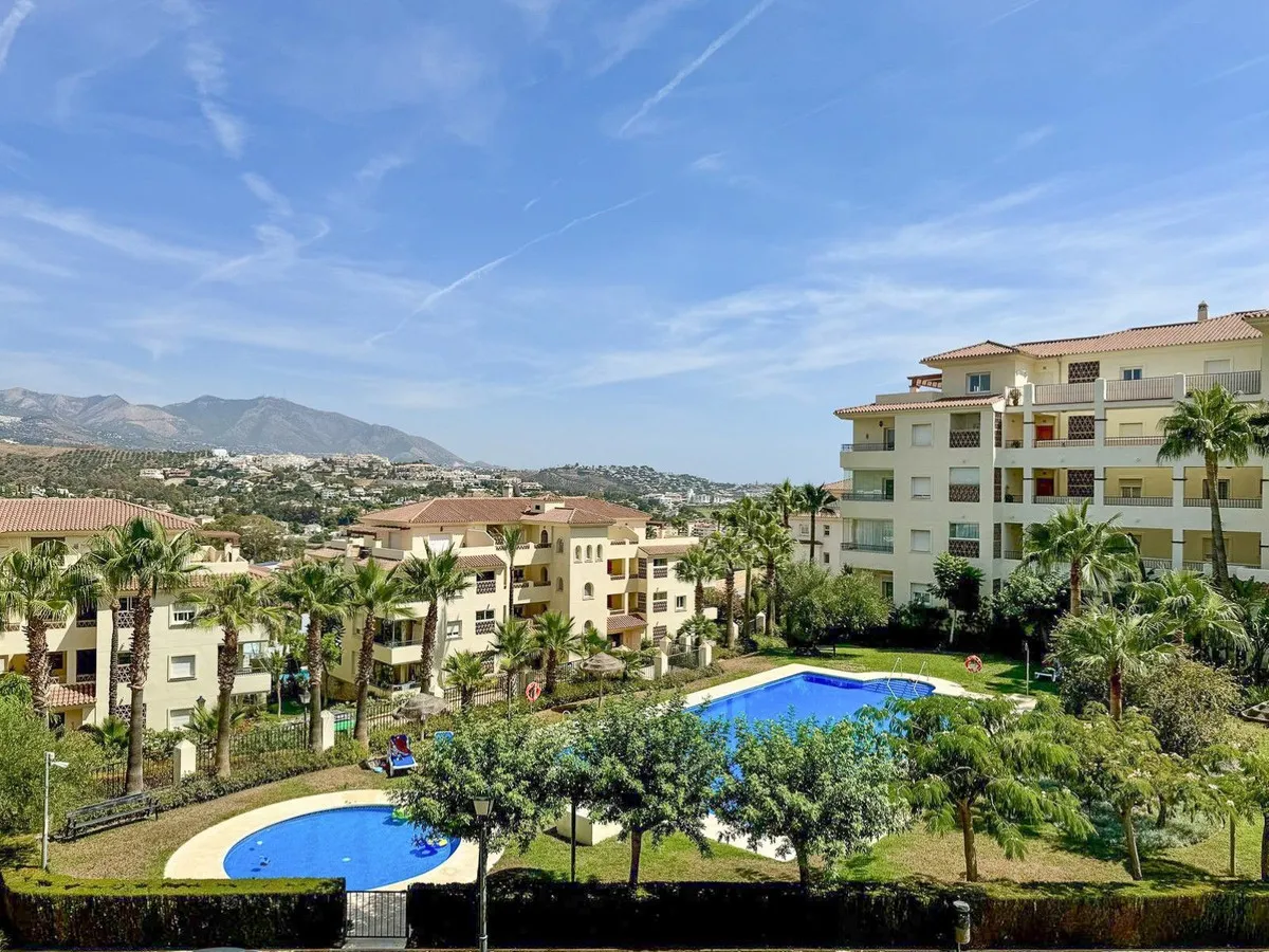 Elegant 2-Bedroom Apartment in La Cala Hills