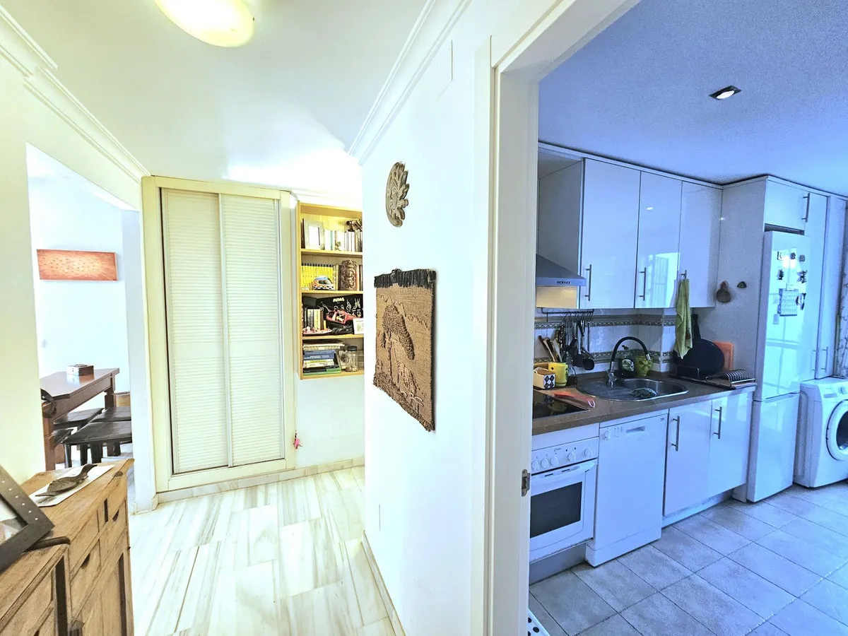 3b32e75e-b8a4-4efd-b47f-407e3df7da2f