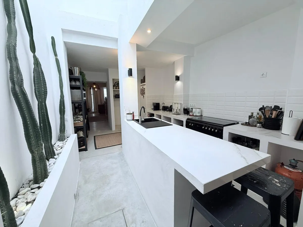 52ade3f4-b7d5-4089-a058-afed1108e3a3