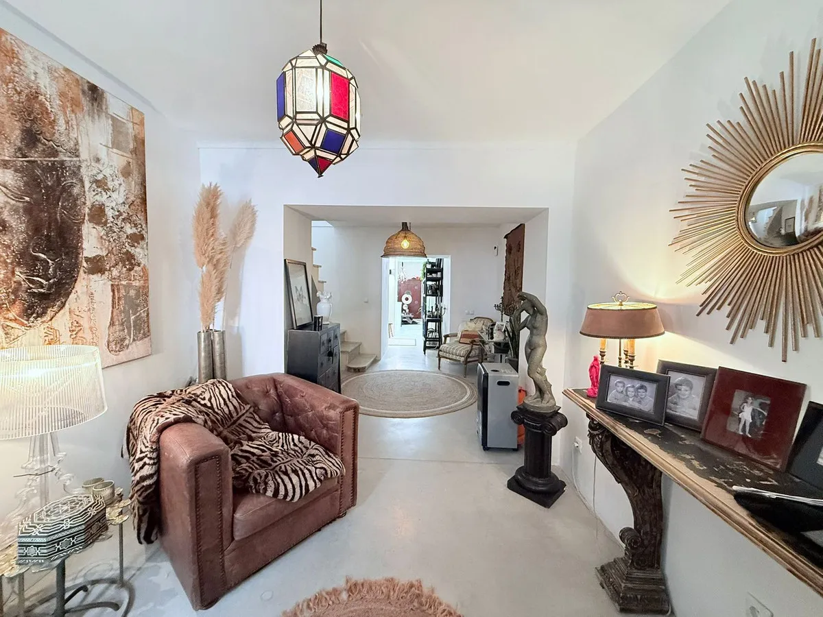 Luxurious Central Townhouse with Roof Terrace