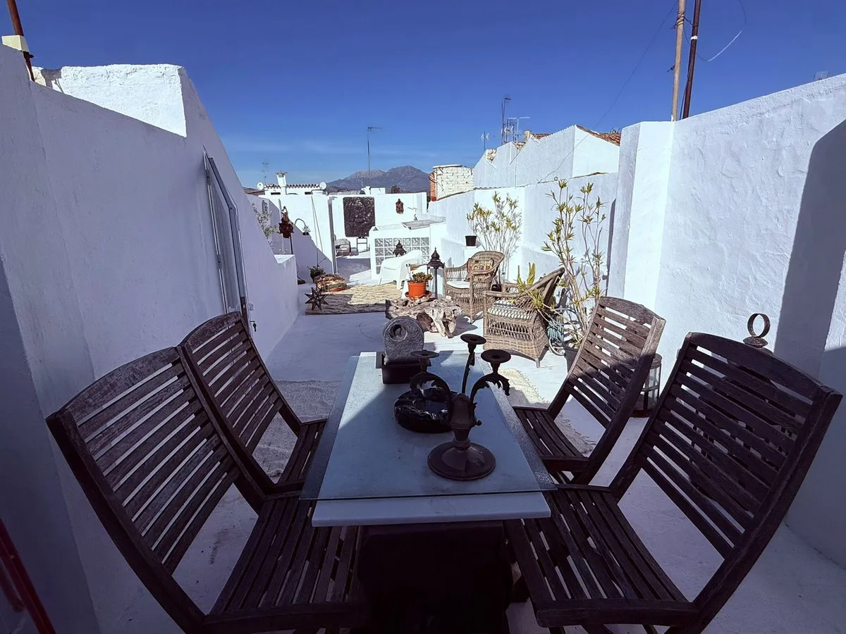 985b1c89-e6e5-4b44-a684-544853251911