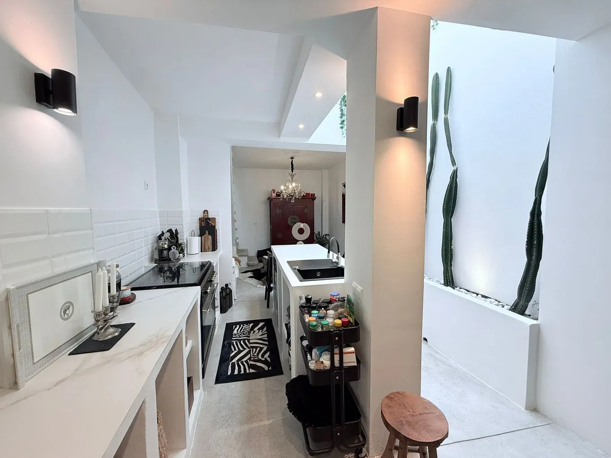 9c797565-2473-4627-8af9-87d6854b1cd4