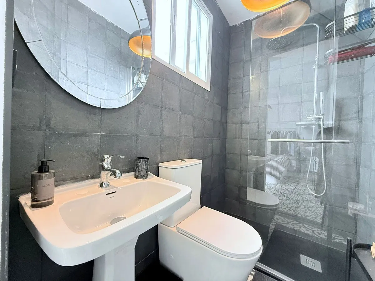 e1305745-7886-42d9-b55d-8ceea09c1723