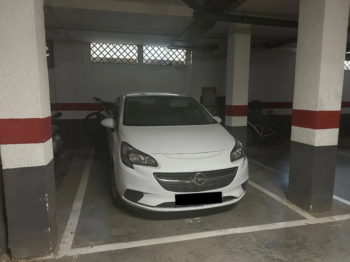 9c3e4df7-7e70-4f8f-b78f-8317bd695637