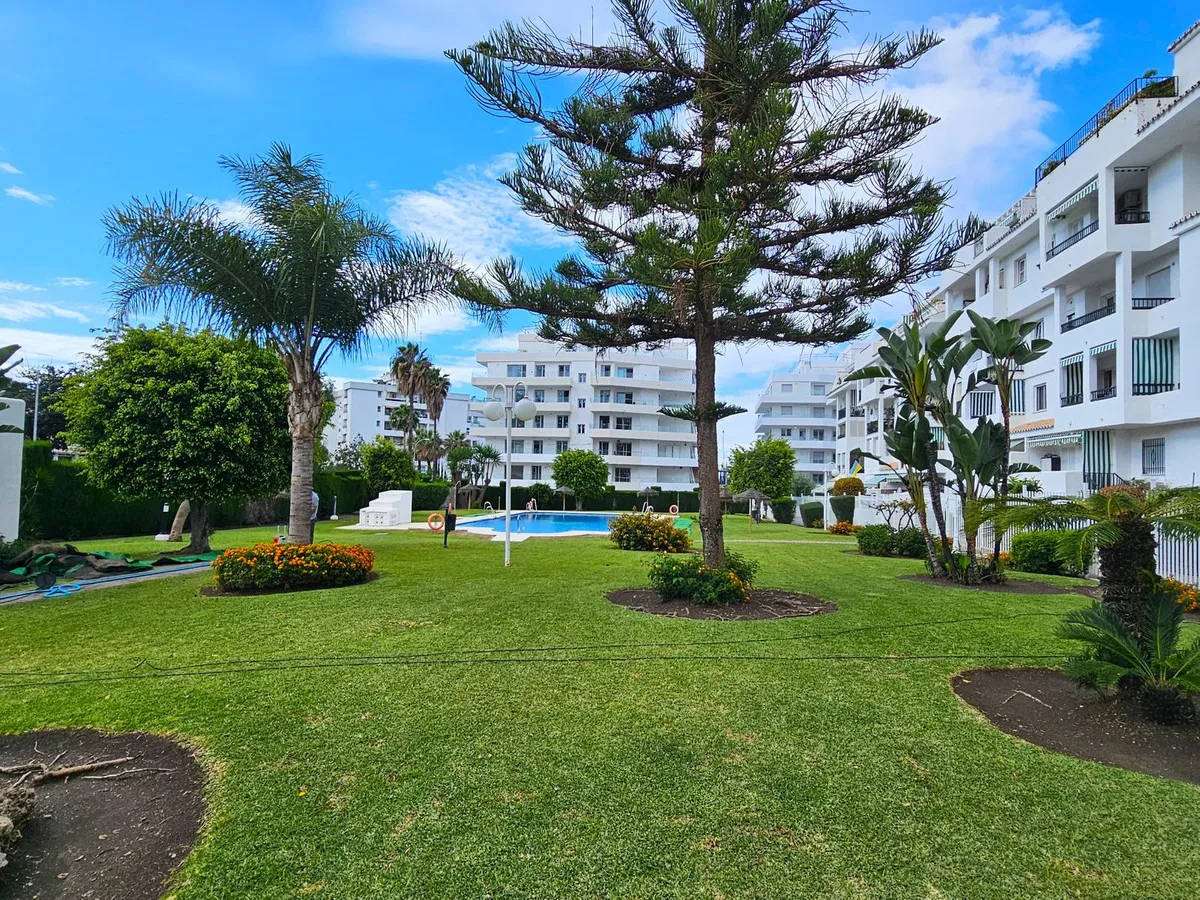 Penthouse with Panoramic Views & Terrace in Prime Location