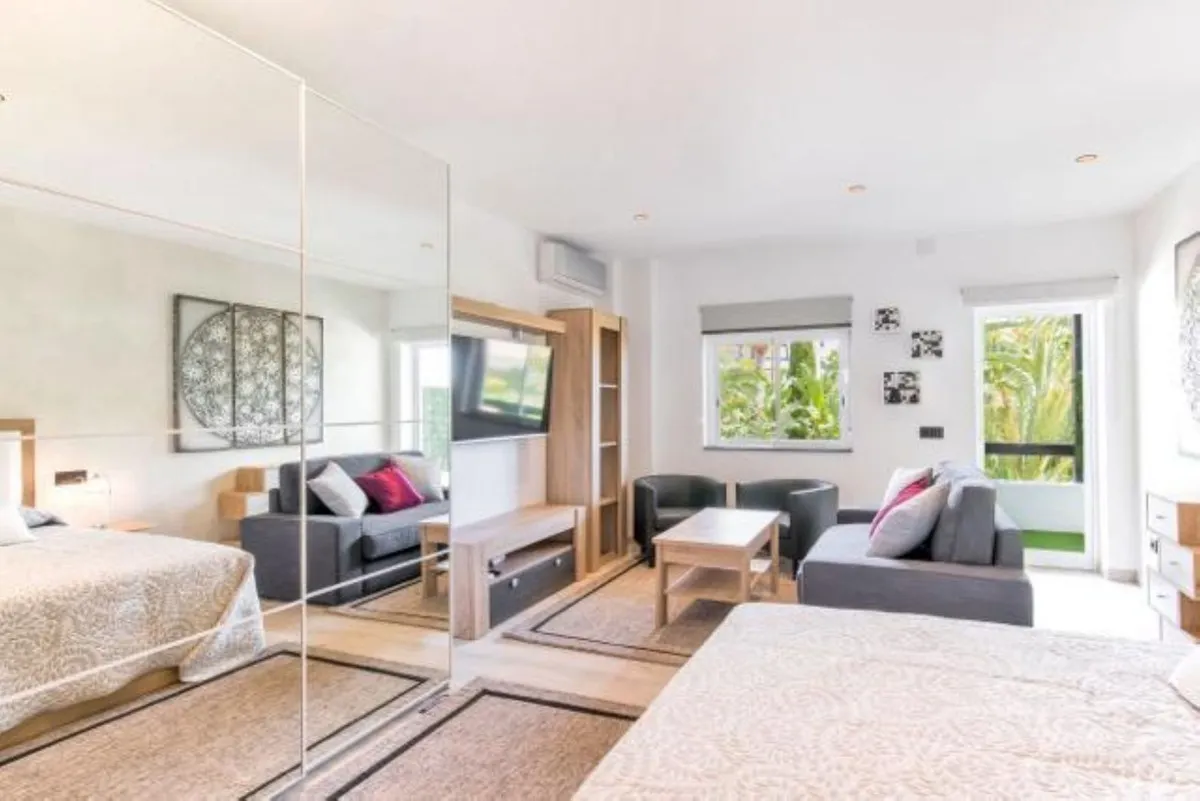 4eaa274c-8da3-475e-a6a4-4f41542032f3