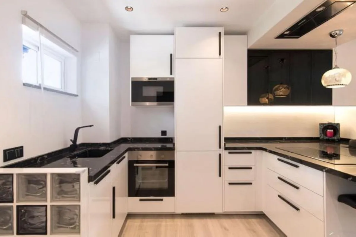 930805d2-a0db-4dd2-a29a-65214da8d881