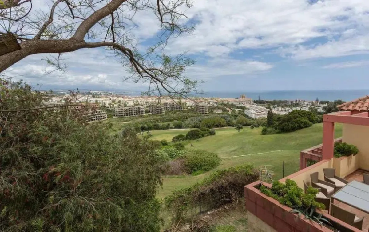 Stylish Duplex with Panoramic Views in Las Brisas, Manilva