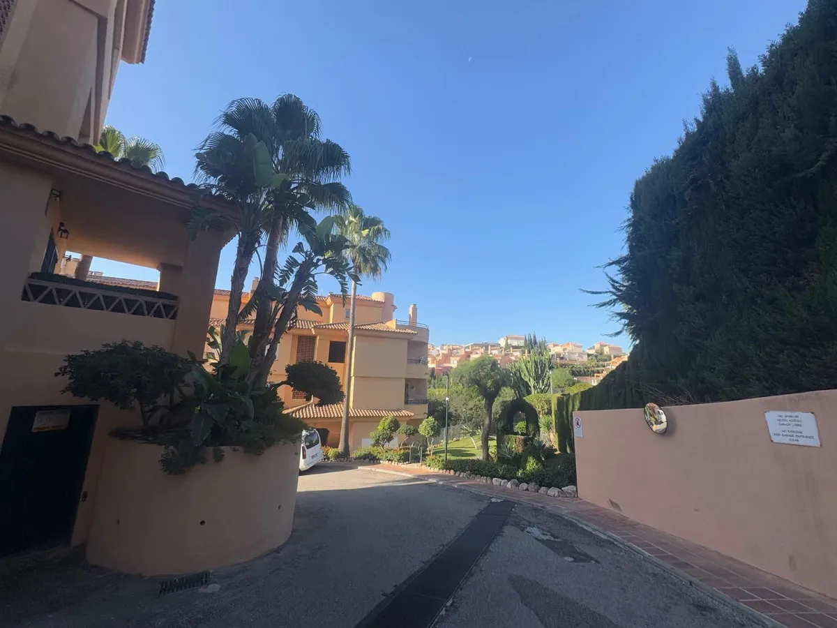 33aa28f1-40fa-4811-a5dd-906741ce5361