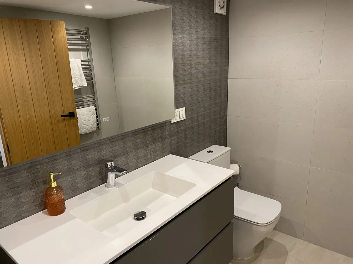 f67a90ac-af64-48a5-a379-8afdb3f8d403