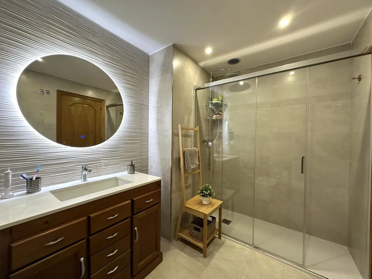 6eddd4bb-1eaf-4171-bae8-3177fe584752