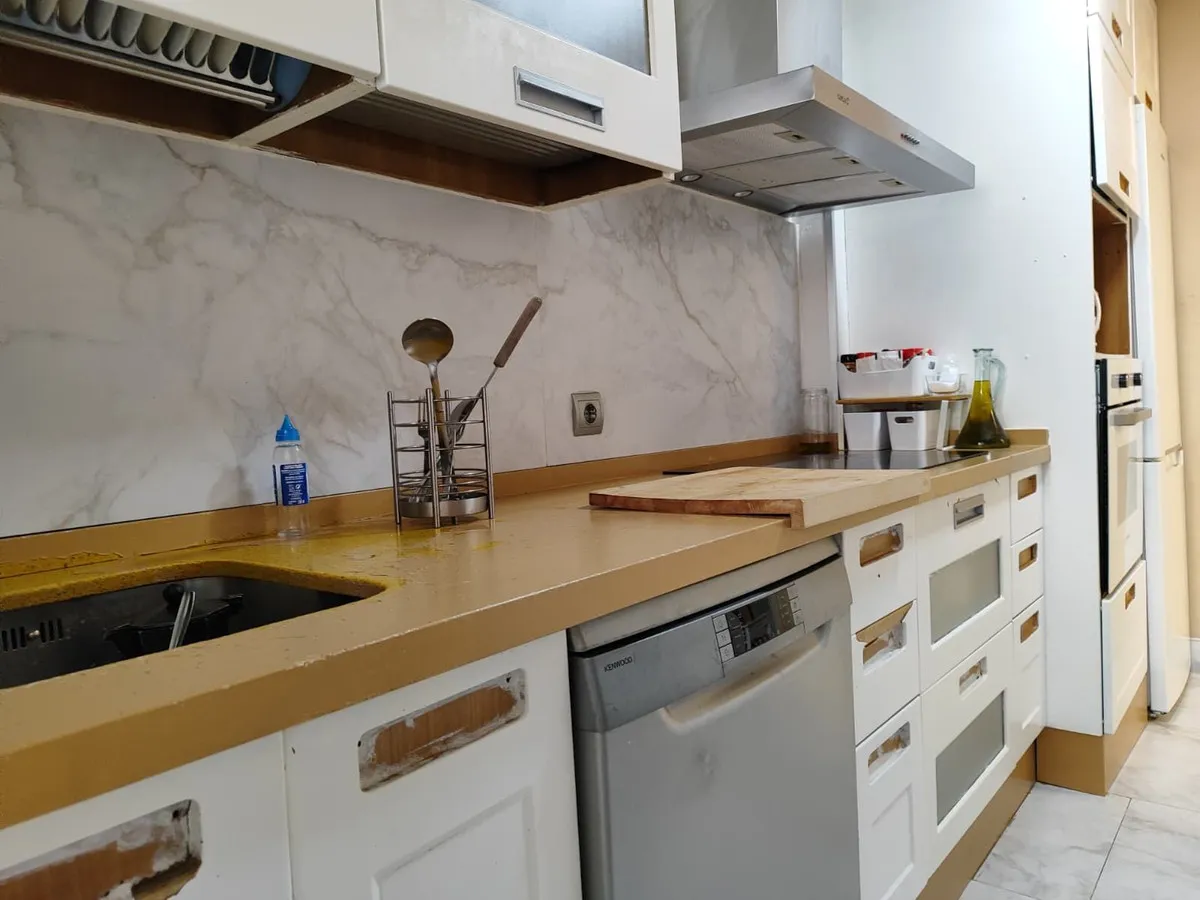 fb5fd345-6595-4b13-b216-fede8db9fd3d