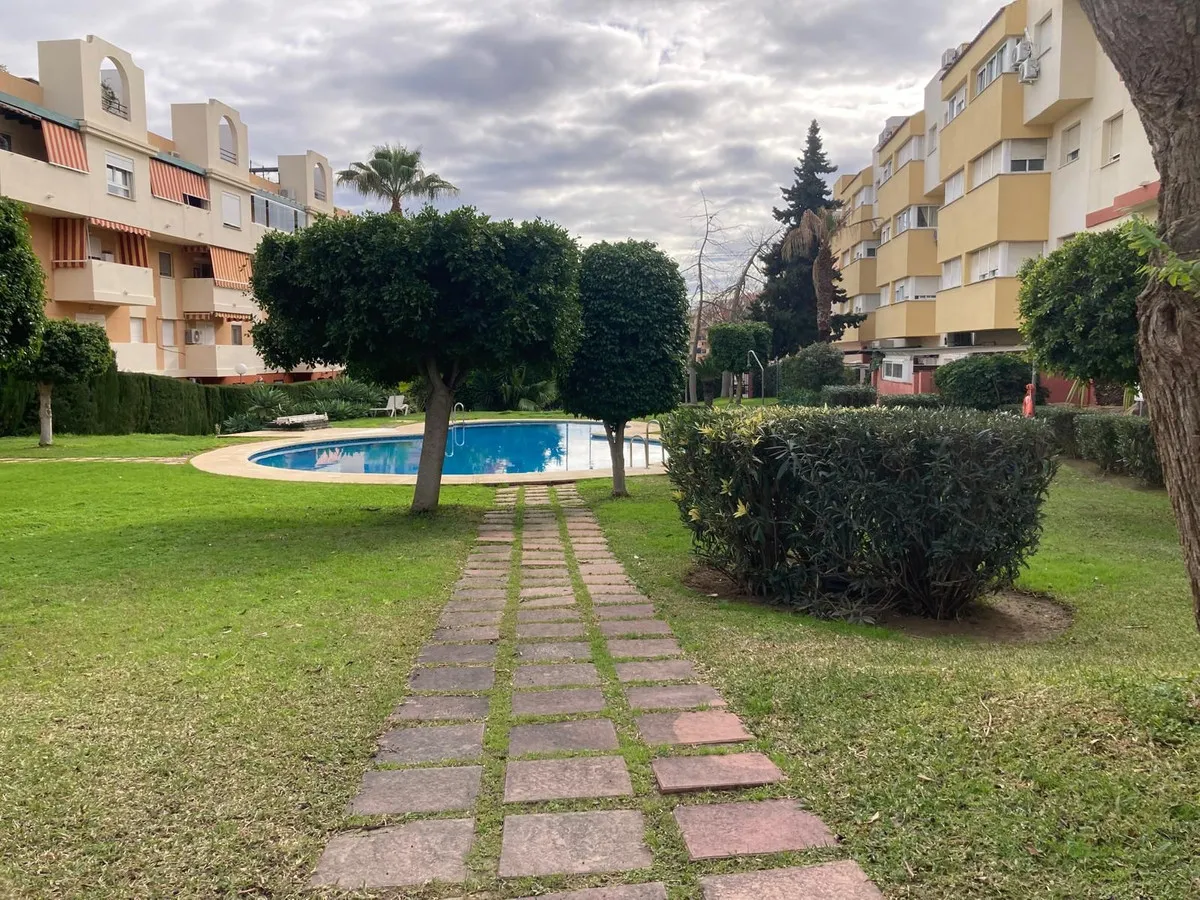 Estepona Huerta Nueva Charming 3-Bed Ground Floor Apartment