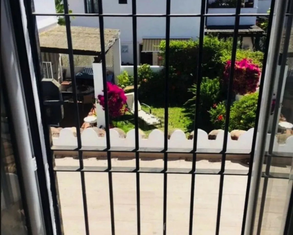 8cc9323f-b6fd-4b77-b30c-3c5b18db1a69