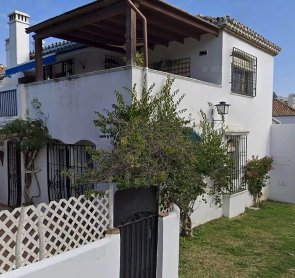 b93fff0b-a9f6-4f02-9404-5f9319b5f484