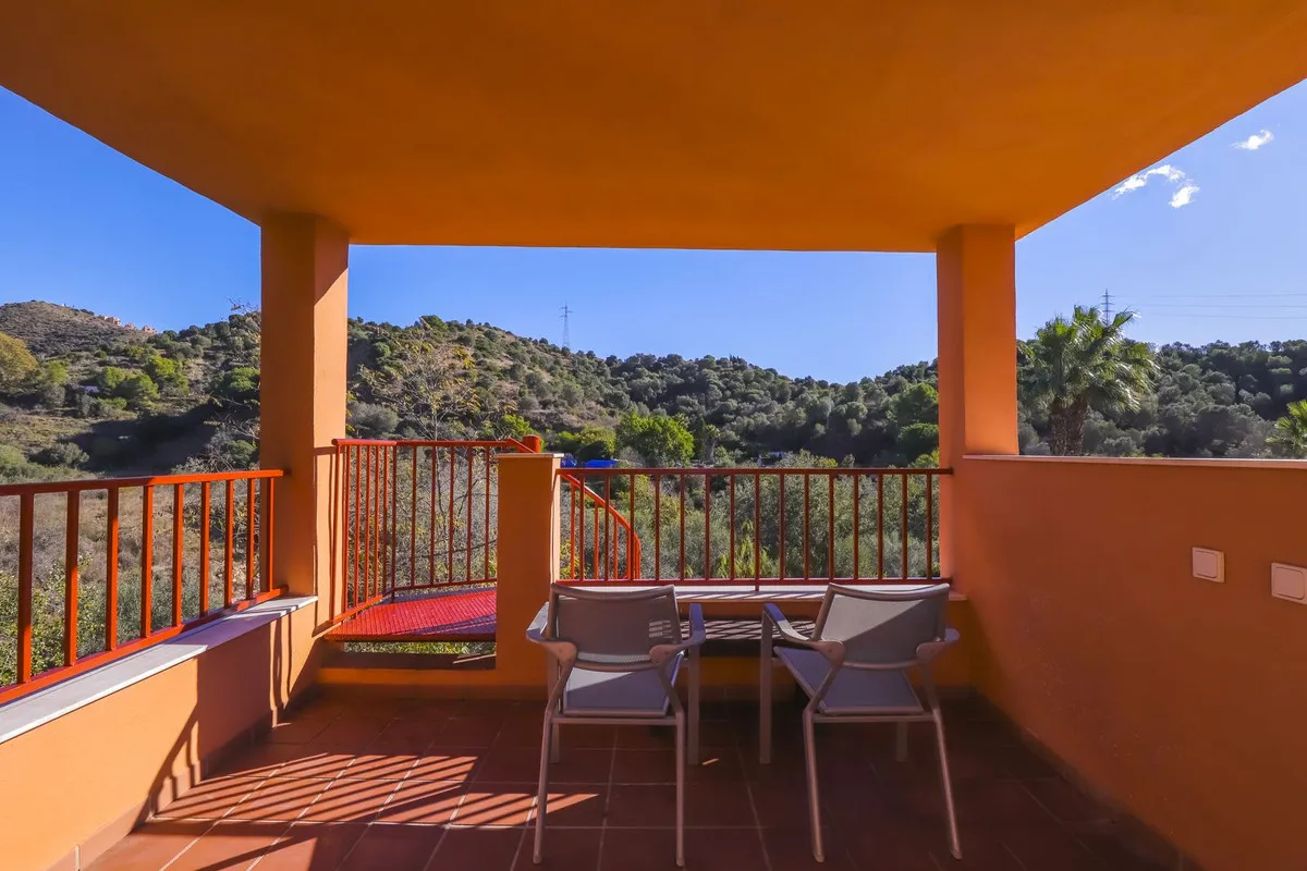 6ab9b537-ff7d-47b1-b157-bb8eca6c0663