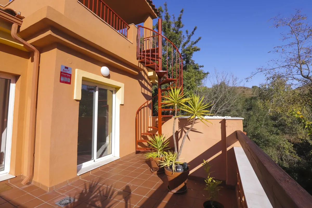 f9729f7b-e393-46a4-8631-4828e9bb7cce