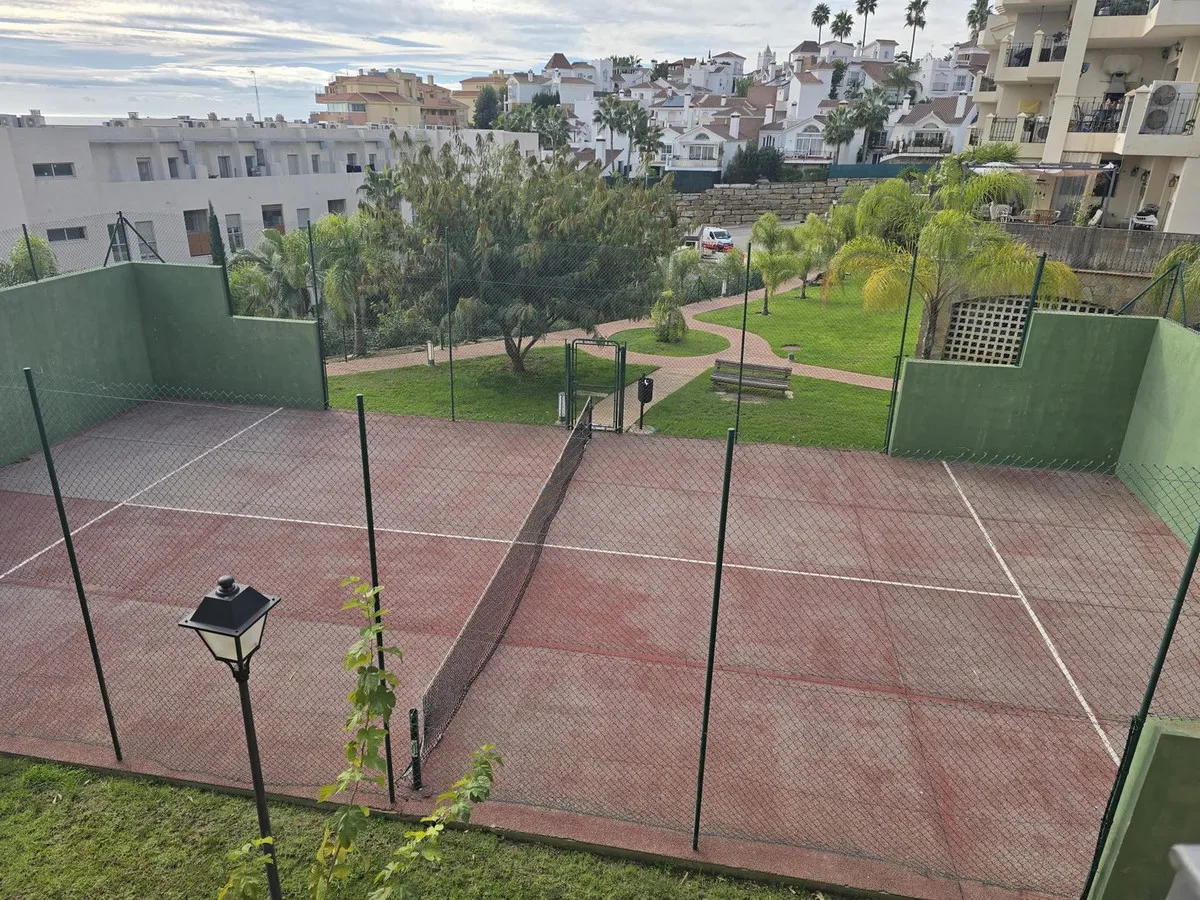 1b269651-be3d-45b2-ab79-f0714977b18e