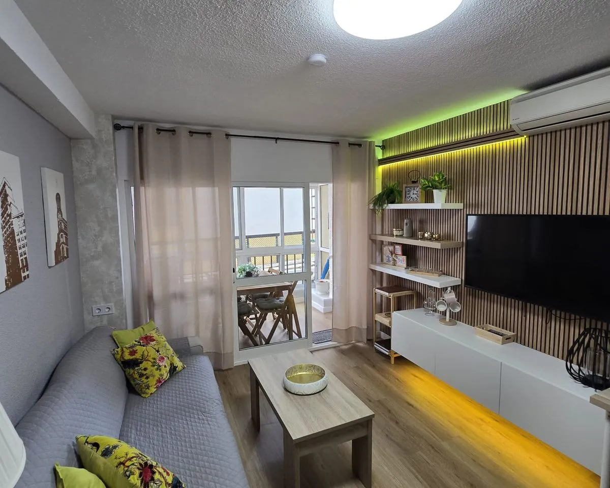 afd23b65-bfe6-4cdf-82d4-a84c1a8f9f4a