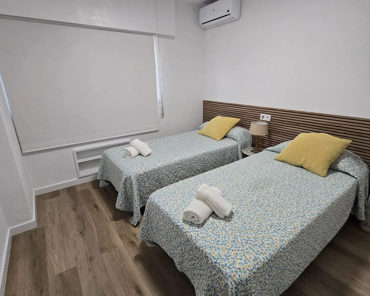 ef1e93e9-90ae-4669-a76d-1c4e45684584