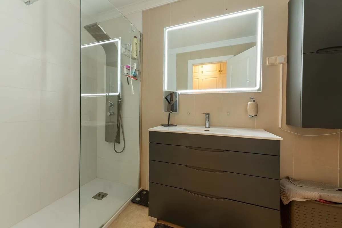 bc253c4c-dd47-4bf2-8812-ea206c718a51