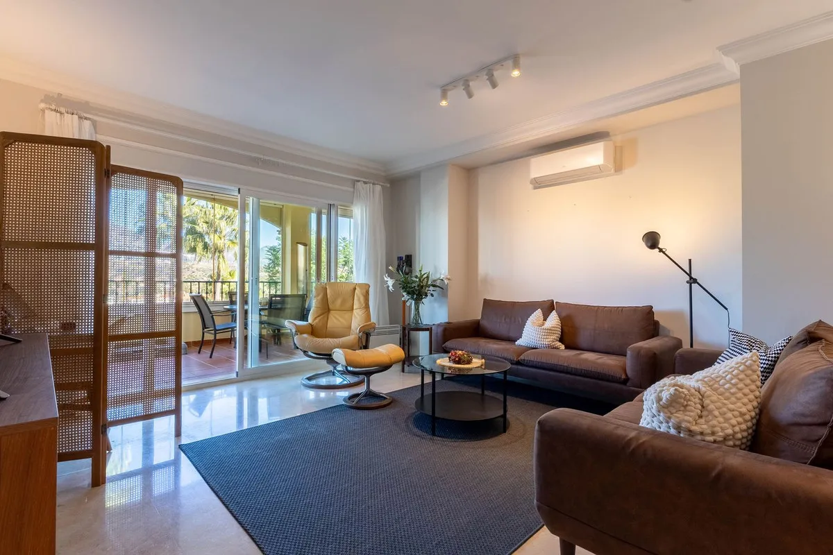 c0347abc-3f58-405b-9599-5903231ad4df