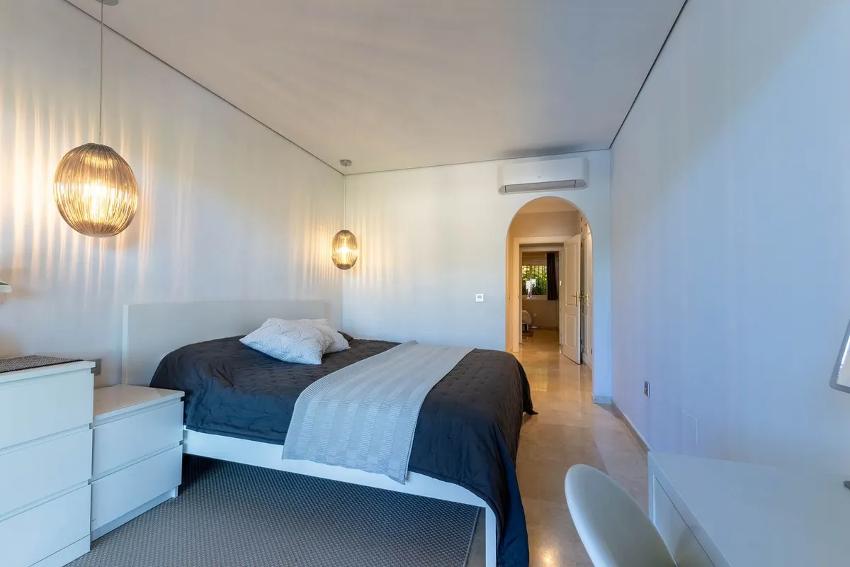 e3bd273d-478b-4e1f-bdcd-32572cc806f2