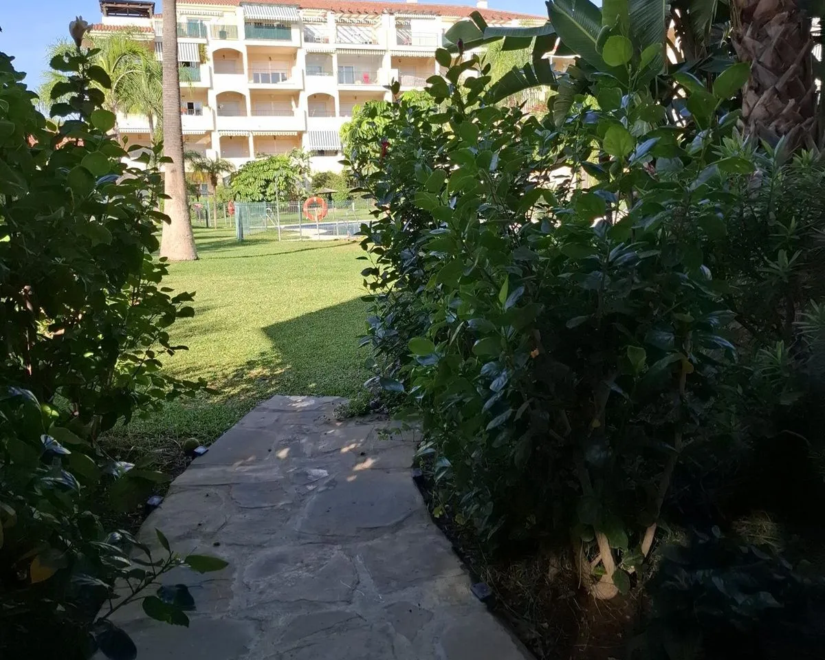 b49d6fc0-6790-47fa-a9d1-4309db1826cd