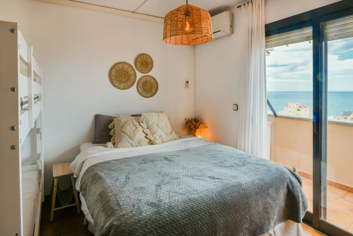 30dffdd6-dbc9-4244-84a2-69eba6200972